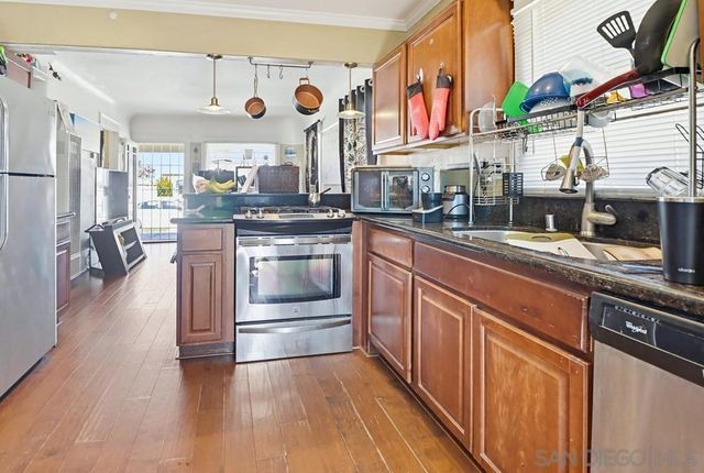 4564 32nd, San Diego, CA 92116