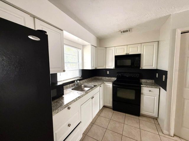 8505 N TAMPA STREET A, Tampa, FL 33604