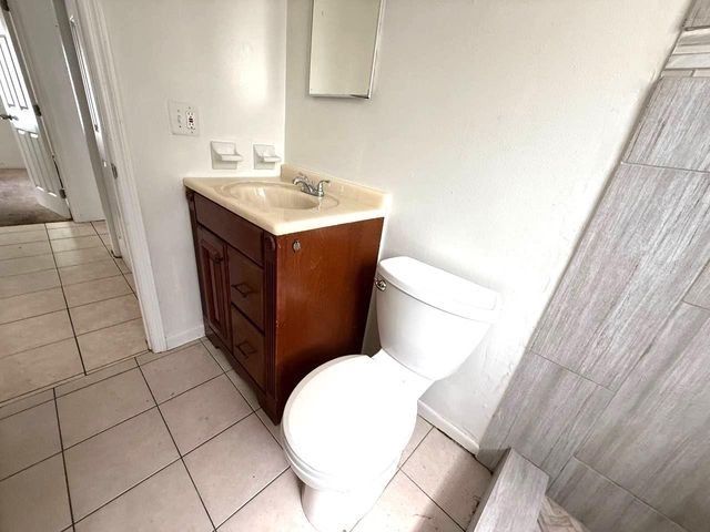 8505 N TAMPA STREET A, Tampa, FL 33604