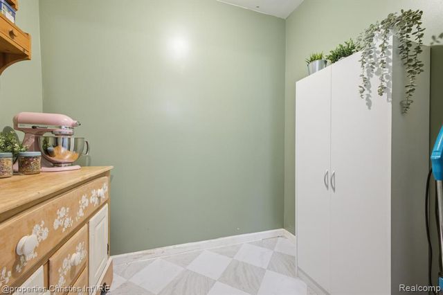 2805 Pinto Drive, Commerce Twp, MI 48382