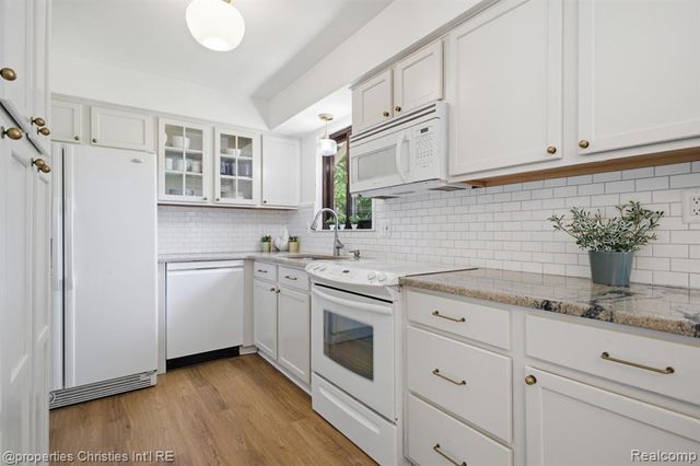 2805 Pinto Drive, Commerce Twp, MI 48382