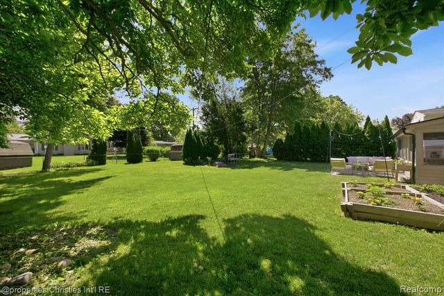 2805 Pinto Drive, Commerce Twp, MI 48382
