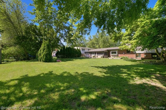 2805 Pinto Drive, Commerce Twp, MI 48382