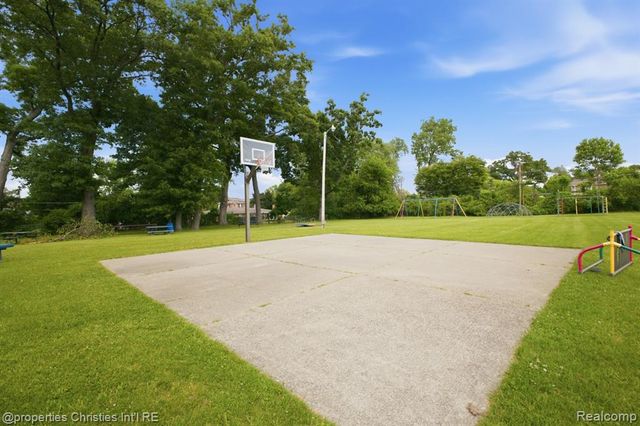2805 Pinto Drive, Commerce Twp, MI 48382