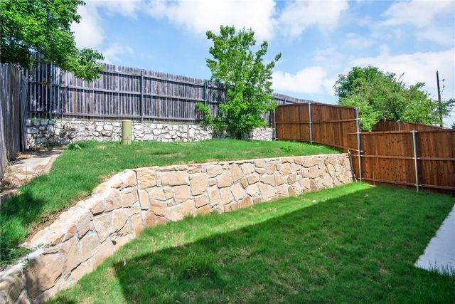 300 Woodgrove Drive, Little Elm, TX 75068