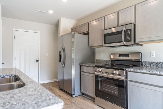 513 S Henley Street, Southern Pines, NC 28387