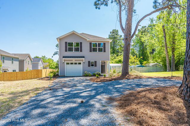 513 S Henley Street, Southern Pines, NC 28387