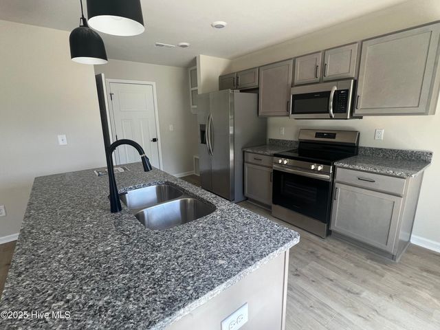 513 S Henley Street, Southern Pines, NC 28387