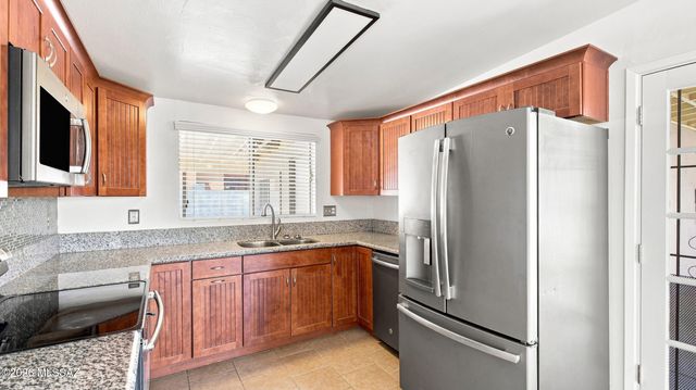 6735 E Montecito Drive, Tucson, AZ 85710