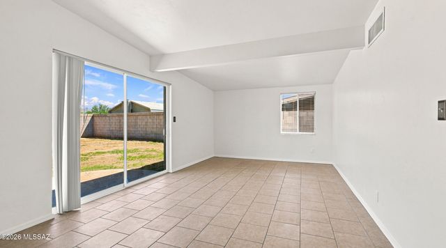 6735 E Montecito Drive, Tucson, AZ 85710