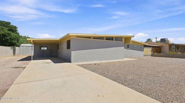 6735 E Montecito Drive, Tucson, AZ 85710