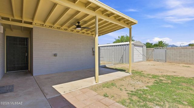 6735 E Montecito Drive, Tucson, AZ 85710