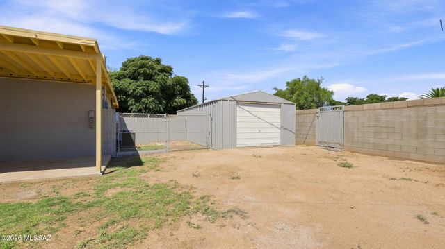 6735 E Montecito Drive, Tucson, AZ 85710