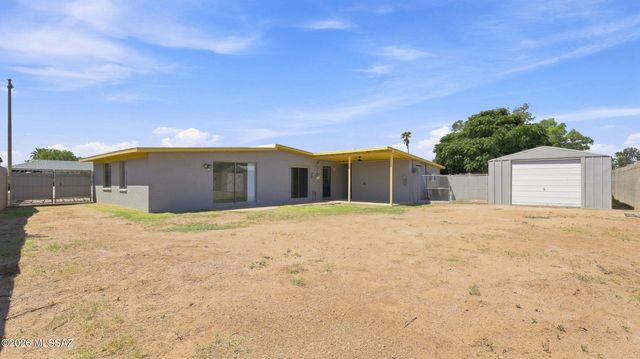 6735 E Montecito Drive, Tucson, AZ 85710