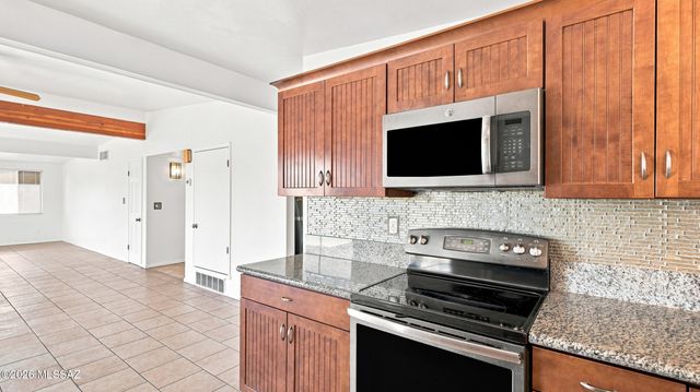 6735 E Montecito Drive, Tucson, AZ 85710