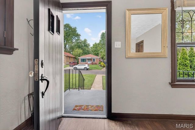 7530 Ahern Avenue, St Louis, MO 63130