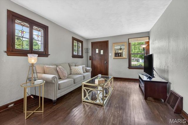 7530 Ahern Avenue, St Louis, MO 63130