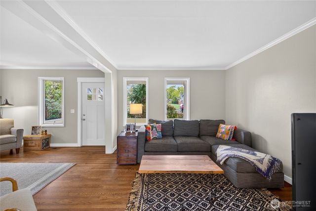 2023 L Avenue, Anacortes, WA 98221