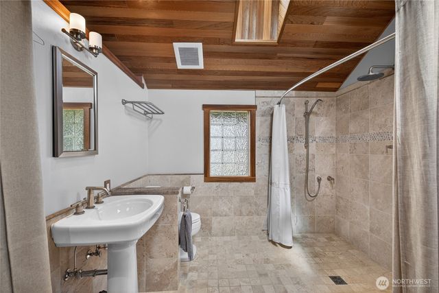 2023 L Avenue, Anacortes, WA 98221