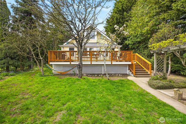 2023 L Avenue, Anacortes, WA 98221