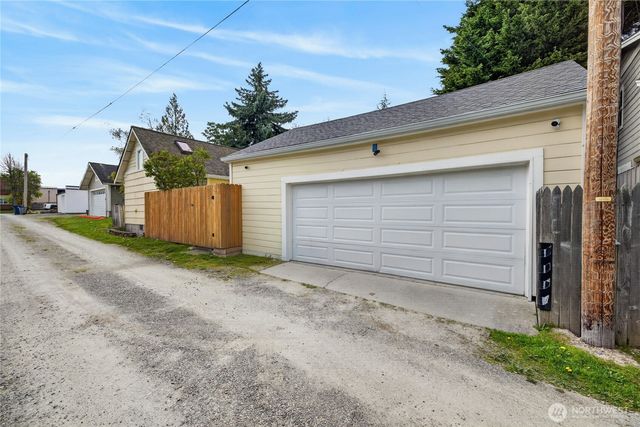 2023 L Avenue, Anacortes, WA 98221