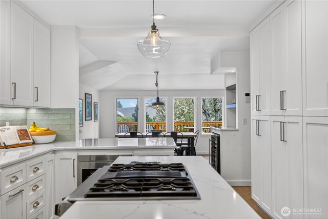 2023 L Avenue, Anacortes, WA 98221