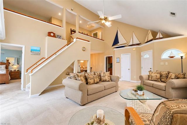 3245 Barberry LN, Virginia Beach, VA 23453
