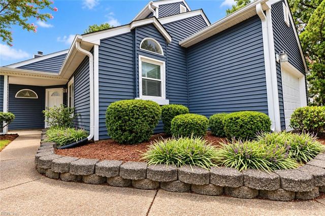 3245 Barberry LN, Virginia Beach, VA 23453