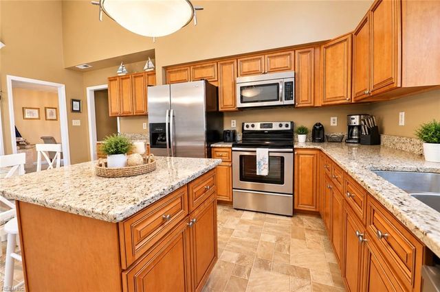 3245 Barberry LN, Virginia Beach, VA 23453