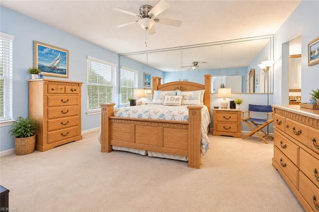 3245 Barberry LN, Virginia Beach, VA 23453