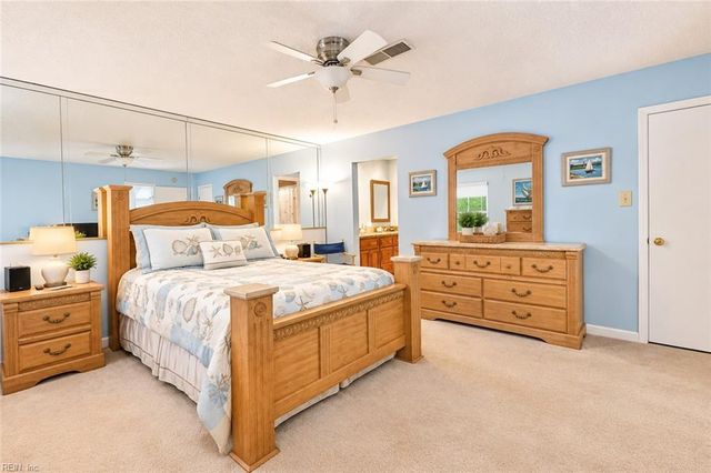 3245 Barberry LN, Virginia Beach, VA 23453