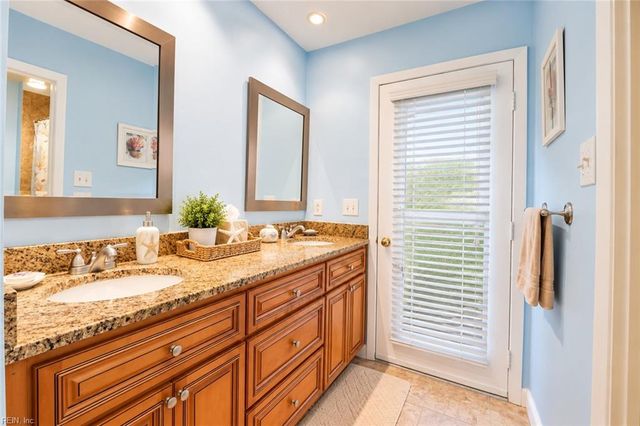 3245 Barberry LN, Virginia Beach, VA 23453