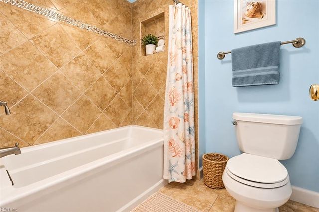3245 Barberry LN, Virginia Beach, VA 23453