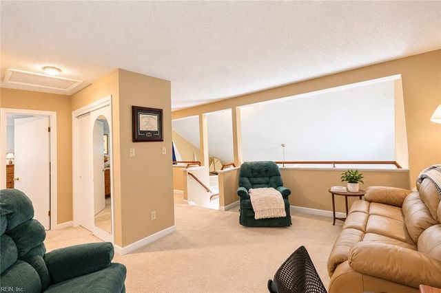 3245 Barberry LN, Virginia Beach, VA 23453