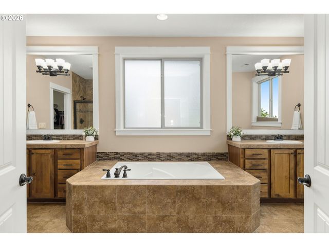 14746 Sw 148TH Ter, Tigard, OR 97224
