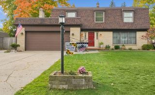 4215 Weymouth Drive, Grand Rapids, MI 49508