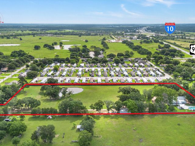 305 Hill Street, Sealy, TX 77474
