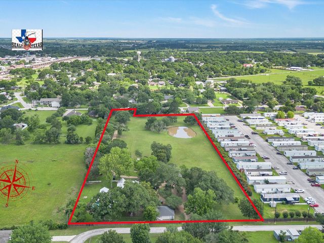 305 Hill Street, Sealy, TX 77474