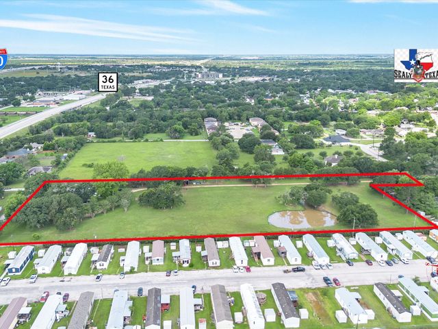 305 Hill Street, Sealy, TX 77474