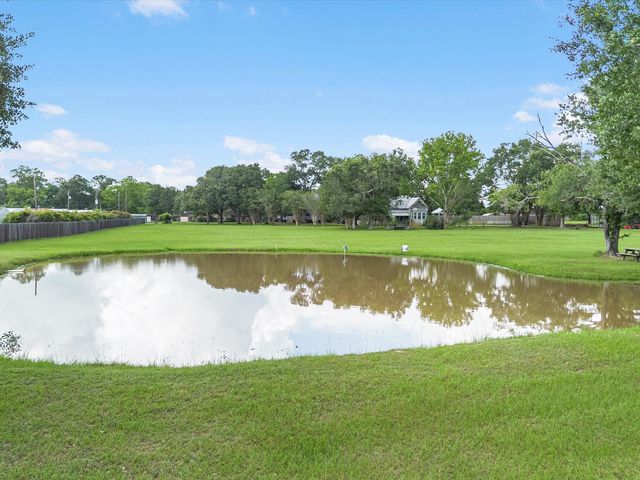 305 Hill Street, Sealy, TX 77474