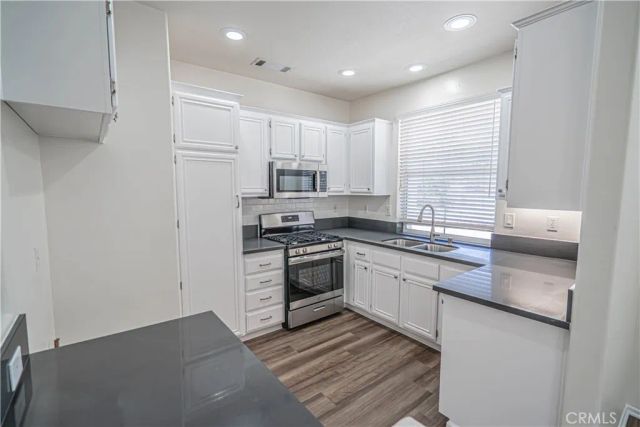 28470 Meadowlark Court, Valencia, CA 91354