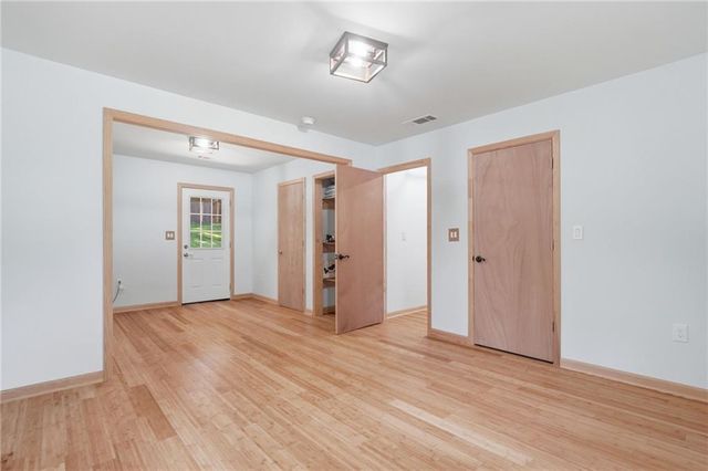 2710 Gray Road SE, Smyrna, GA 30082