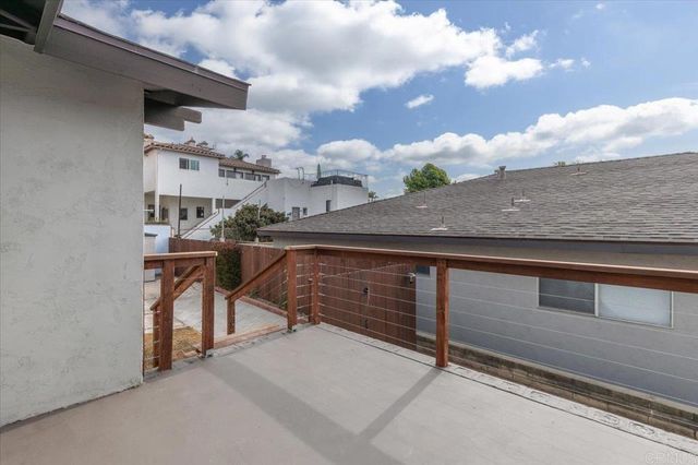 2453 Curlew St, San Diego, CA 92101