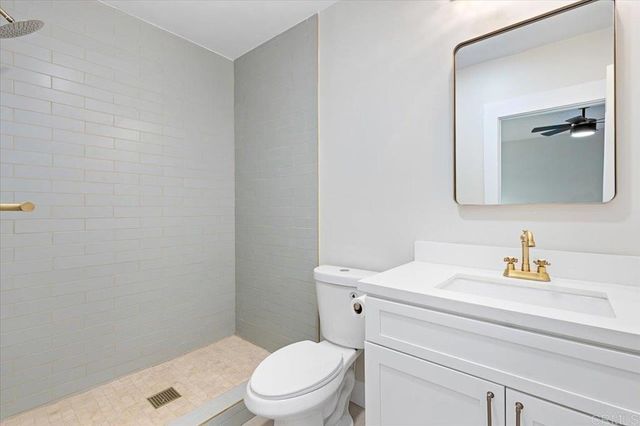 2453 Curlew St, San Diego, CA 92101