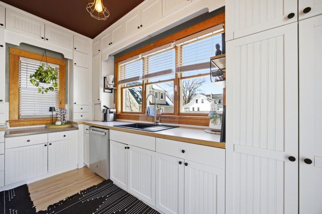 429 7th Street S, Moorhead, MN 56560