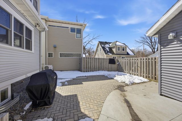 429 7th Street S, Moorhead, MN 56560