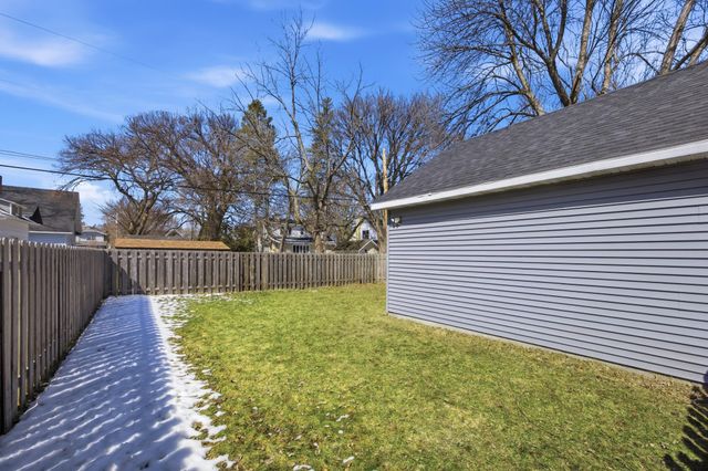 429 7th Street S, Moorhead, MN 56560