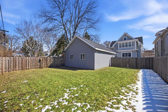 429 7th Street S, Moorhead, MN 56560