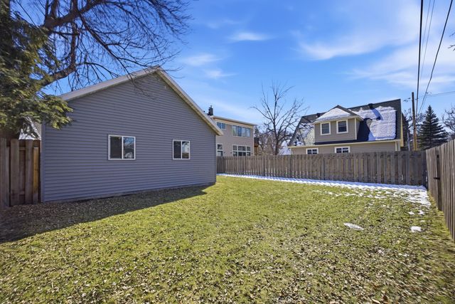 429 7th Street S, Moorhead, MN 56560