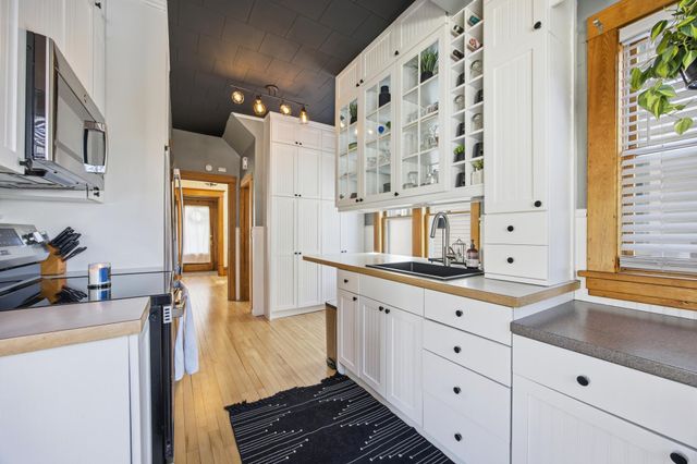 429 7th Street S, Moorhead, MN 56560